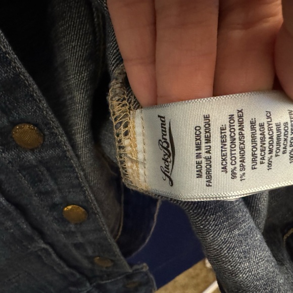 Women’s Distressed Lucky Brand Blue Denim Jacket with Gold Buttons Sz L - Picture 3 of 5